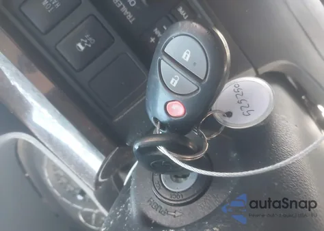 2016 Toyota Tundra Limited 5.7L V8 z USA, uszkodzony, nr VIN 5TFFW5F15GX193835